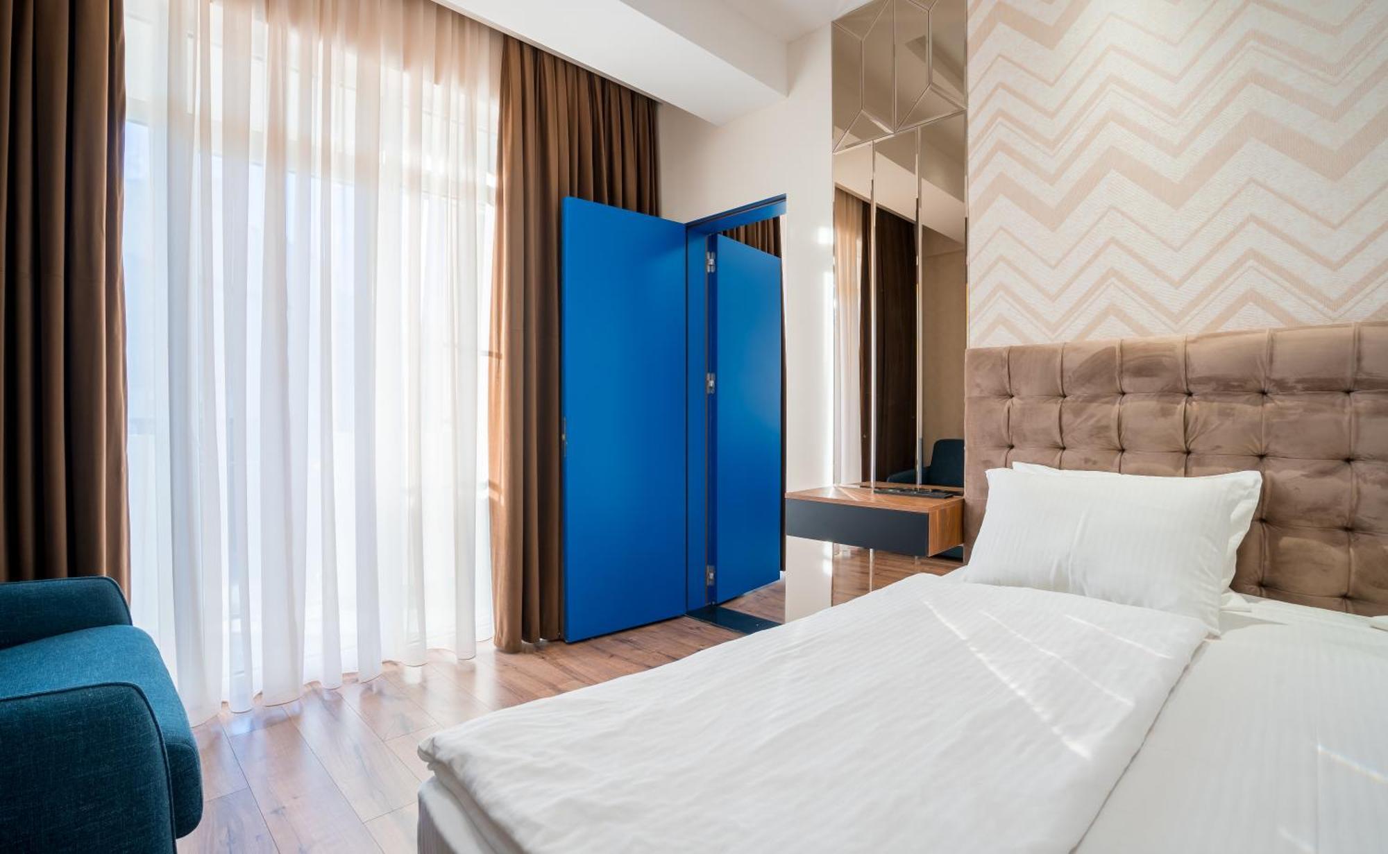 Olympus Hotel By Umbrella Tbilisi Exterior foto